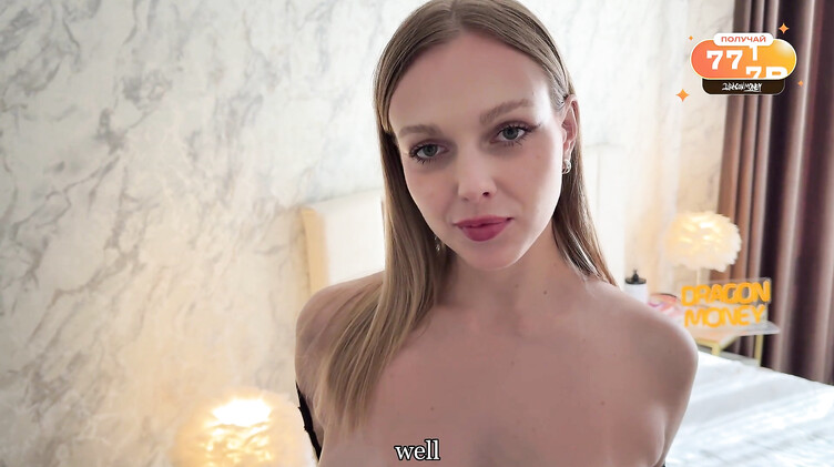 Безработная русская шалашовка без денег трахается с курьером за кроссовки