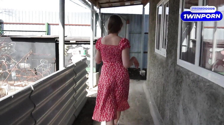 Колхозная красотка из деревни Кукушкино трахается с городским парнем