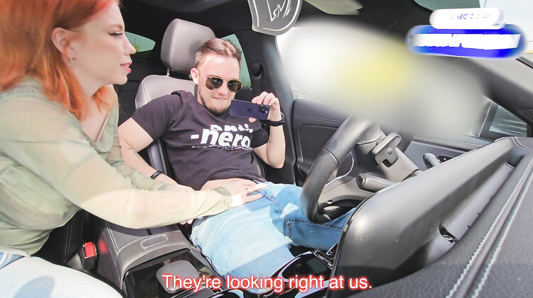 Любительский минет в машине от рыжей русской девки с классными сиськами