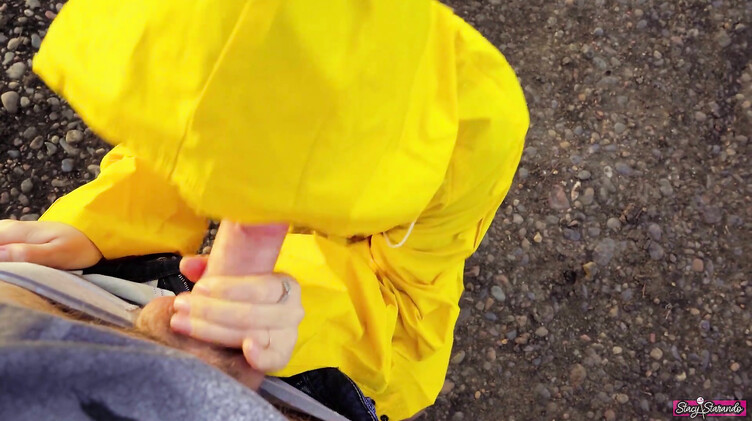 Случайная встреча с бывшей девушкой завершилась любительским минетом на улице