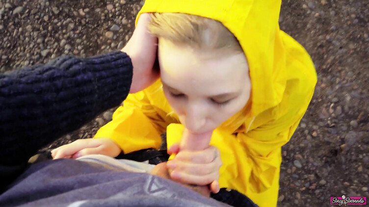 Случайная встреча с бывшей девушкой завершилась любительским минетом на улице