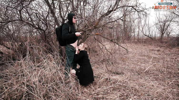 Социальный эксперимент русской блондинки блогерши закончился сексом в машине