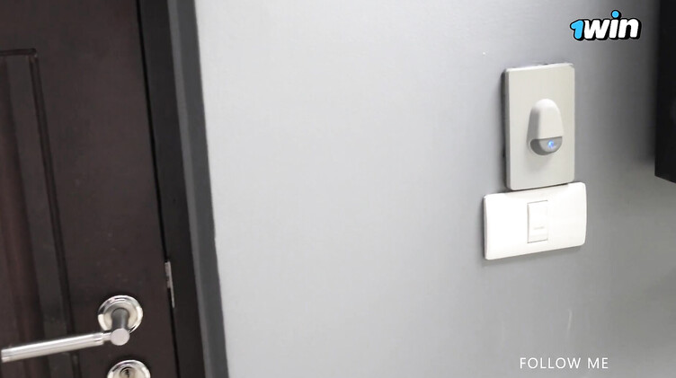 Стюардесса российских авиалиний трахается с пилотом между перелетами