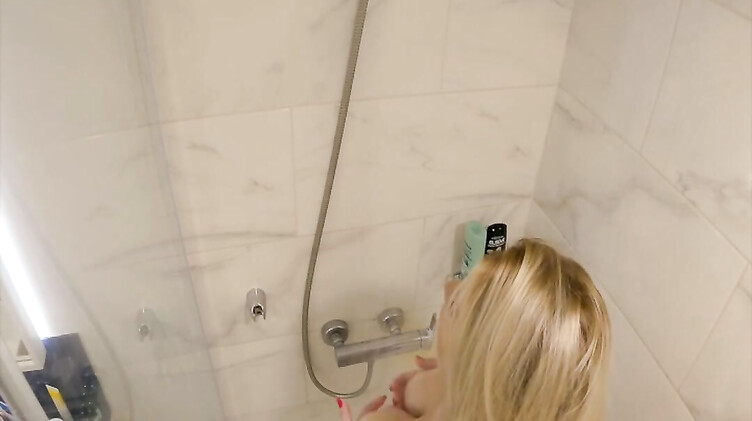 Русский пикапер познакомился с красоткой Андрэ на улице в Батуми и трахнул ее в отеле