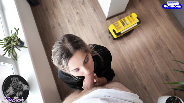 Русская милфа соблазнила мужа на час на минет и секс у нее дома