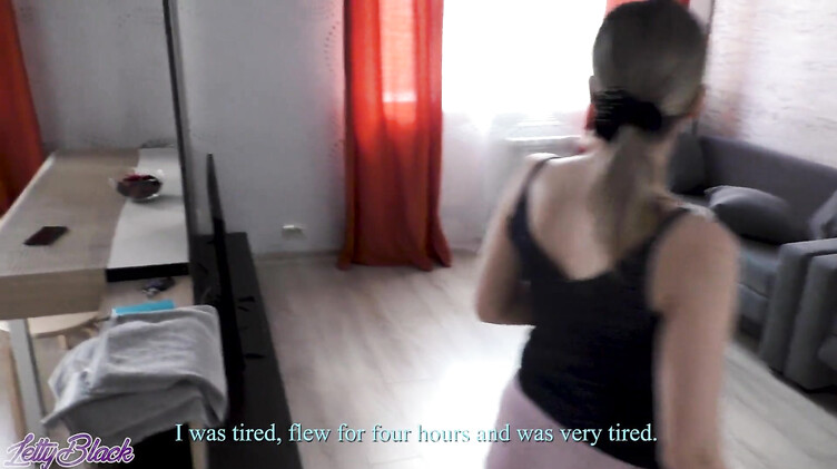 Младшая сестра заехала в гости и засветила сиськи в ванной - брат ее трахнул