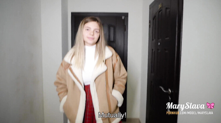 Школьница познакомилась со старшеклассником и соблазнила его на секс после свидания