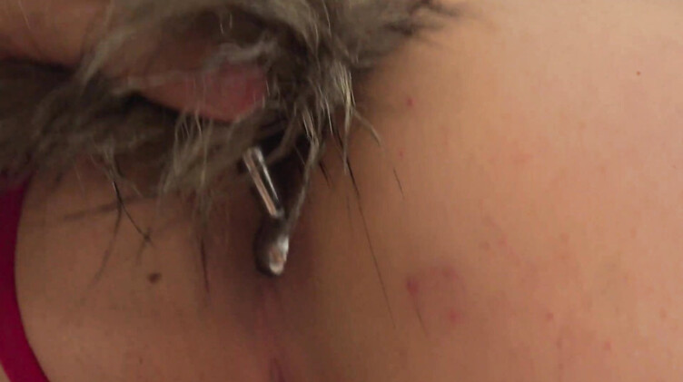 Моя девушка - квадробер (анальная пробка с хвостом в жопе)