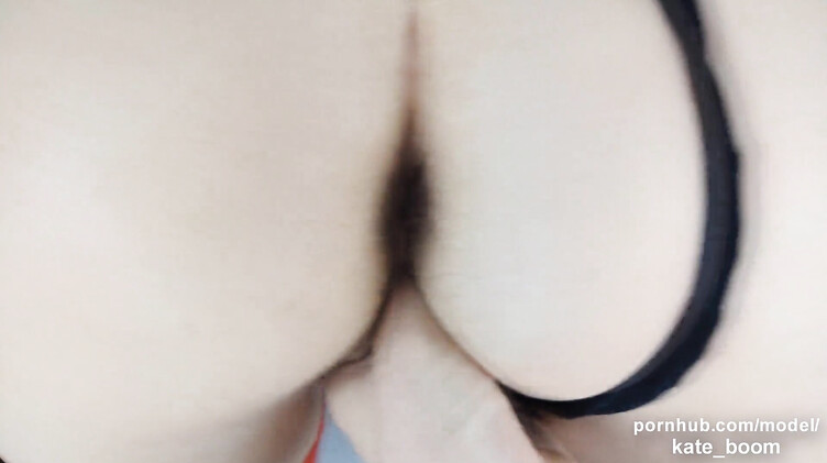 Анальный кремпай после домашнего секса в жопу с девушкой в чулочках в сеточку