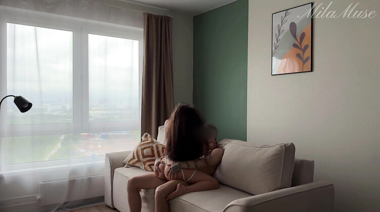 Русская брюнетка ебется с бойфрендом на глазах у своего дрочащего брата