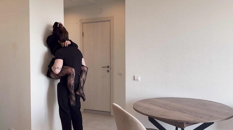 Строгий сводный брат отшлепал и выебал до кремпая свою шлюховатую сестру