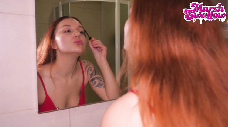 Возбужденный сводный брат трахает в ванной комнате красивую сестренку