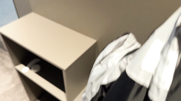 Анал: Парень заплатил $500 своей горничной за глубокий минет и анальный секс