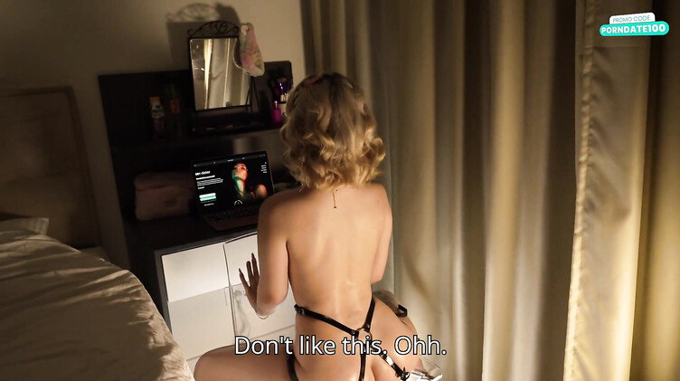 Сводный брат выебал сестру, когда увидел ее на сайте для секс знакомств