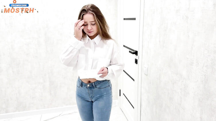 Скромная русская девушка вынуждена за долги мужа ебаться с незнакомцем