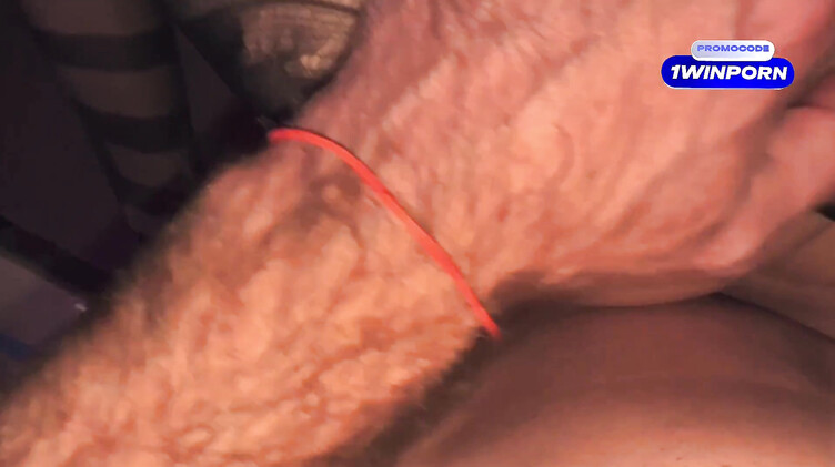 Волосатый мужик порвал колготки и трахнул раком красивую брюнетку