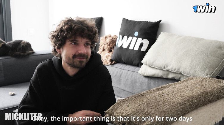 Сводный брат заявился к сестренке на пару дней и выебал ее спустя час