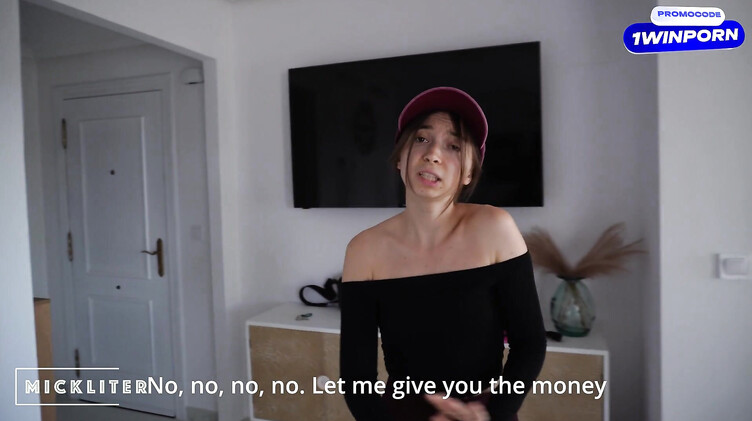 Девушка курьер вынуждена сосать член клиента за съеденную ею пиццу