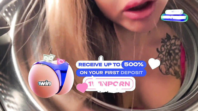 Сосед трахнул раком застрявшую в стиралке девушку с татуировками