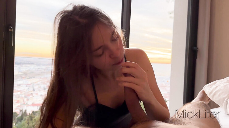 Утренний минет от первого лица с красивым видом на город