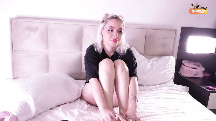 Сводная сестра проспала свидание с парнем и трахнула брата