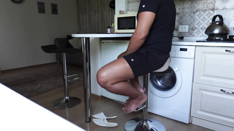 Анальная прожарка аппетитной жопы на кухне