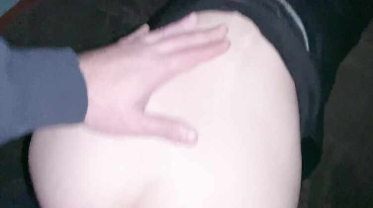 Экстремальный анальный секс в подъезде с девушкой в кожаной куртке