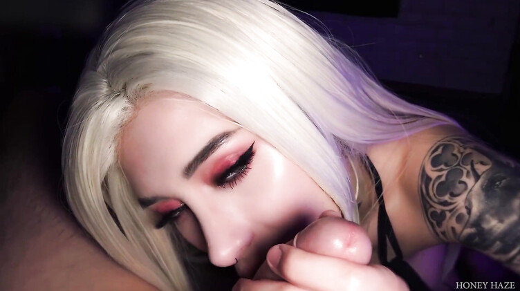 Крупным планом: Нашел точку G и довел до сквирта сосалку с макияжем