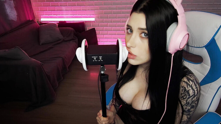 Чарующие звуки нежного минета от красивой АСМР модели с длинными волосами