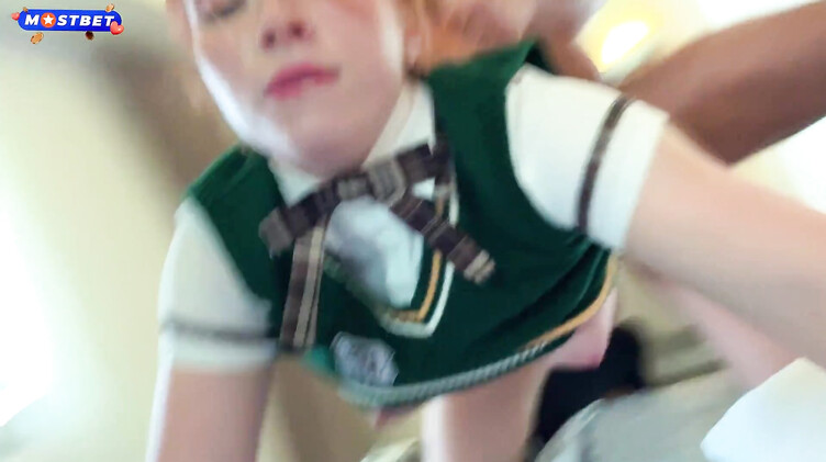 Подвез рыжую студентку и получил благодарность глубокой глоткой