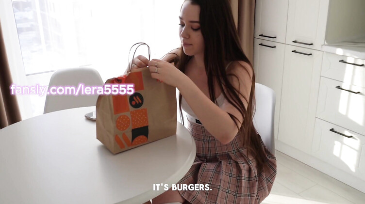 Бонни Блейз трахается со сводным братом за еду