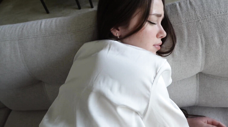 Порвал черные колготки на жопастике и отодрал в киску