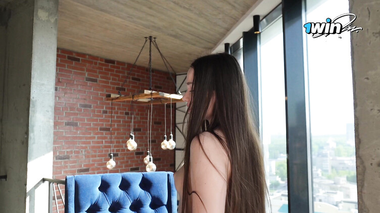 Кончают внутрь: Молодая училка поставила студенту хорошую оценку за секс с кремпаем