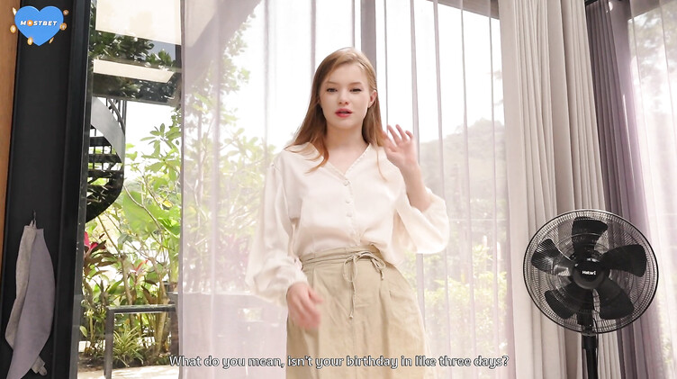 Рыжая сводная сестра трахается с братом в качестве подарка на День рождения