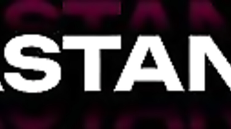 Сексуальный массаж с маслом закончился для блондинки анальным сексом