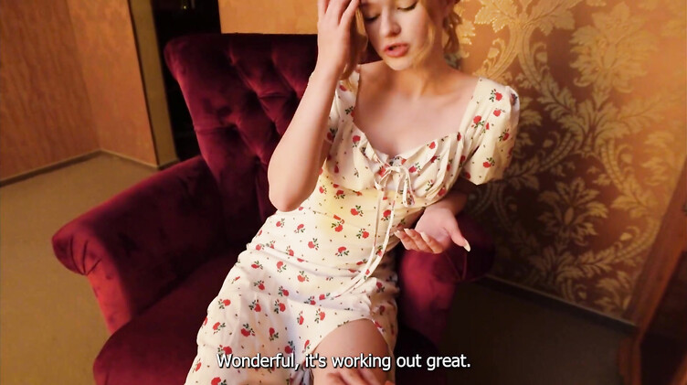 Девушка психолог учит клиента ебаться, комментируя каждый шаг