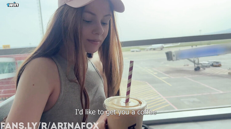 С разговорами: Арина Фокс познакомилась с парнем в аэропорту и отдалась ему на отдыхе