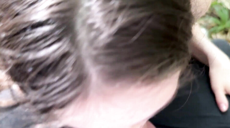 Любительский секс в бамбуковом лесу в Японии