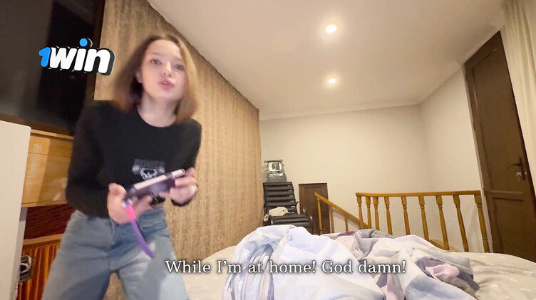 Брат попался на дрочке и перепихнулся в задницу с сестрой