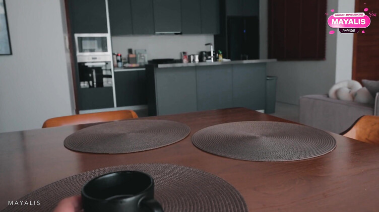 Жена попросила служанку отдраить дом и трахнуть ее мужа