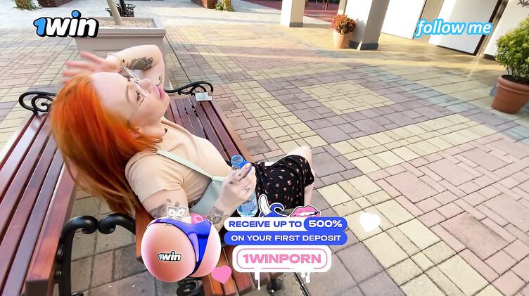 Иностранный пикапер соблазнил русскую и трахнул ее в туалете кафе