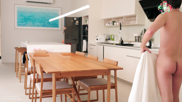 Сбежавшая из тюрьмы преступница трахается в попку с незнакомцем