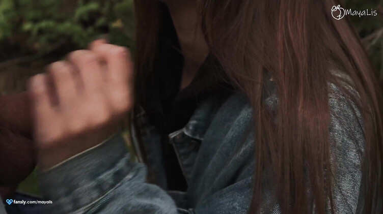 Сперма в киске: Любительский секс на природе с красивой девушкой во время отдыха