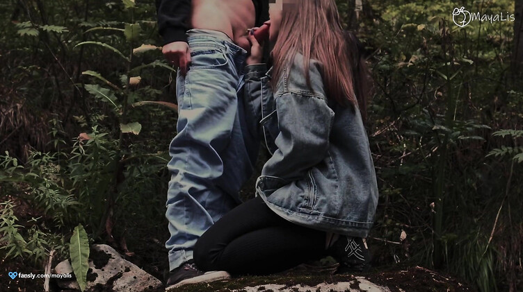 Минет: Любительский секс на природе с красивой девушкой во время отдыха