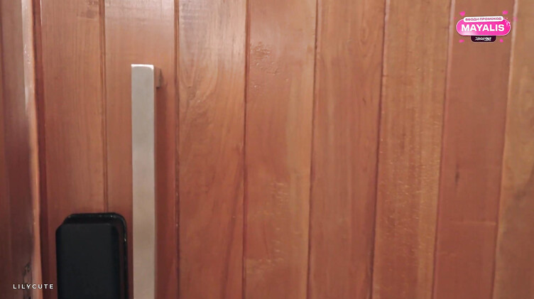 Молодая русская девушка трахается на собеседовании на роль няни