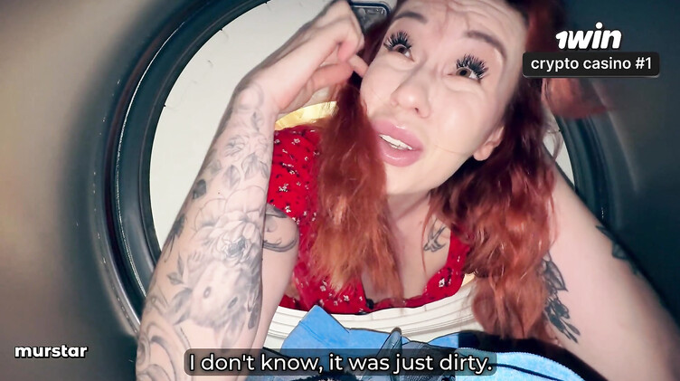 Пасынок трахнул раком застрявшую в стиралке рыжую русскую мачеху