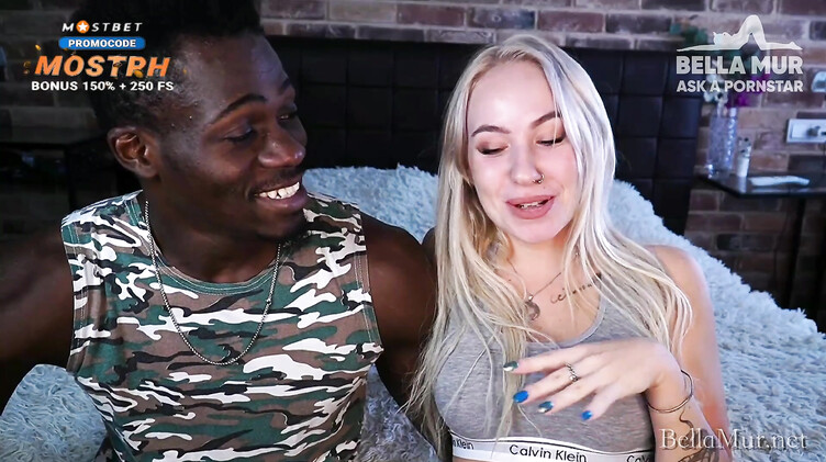 Русская модель в первый раз трахается с негром с большим черным членом