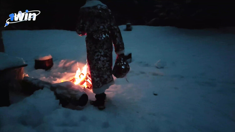 Музыкальный порно клип с трахающейся в лесу русской Снегурочкой