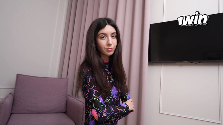 Маленькие соски: Мужик уломал лучшего друга вместе трахнуть его худую жену Katty West