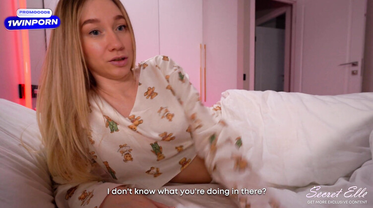 Сколько можно дрочить? Трахни уже сестру и кончи внутрь!